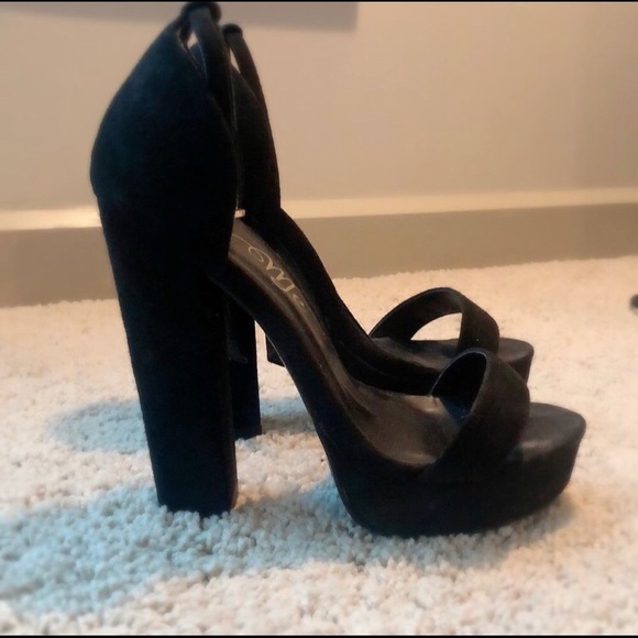 Fashion Nova Shoes - Maggie Heels: Size 7 - Picture 6 of 8